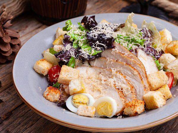 В Шатрах - Цезарь с куриной грудкой