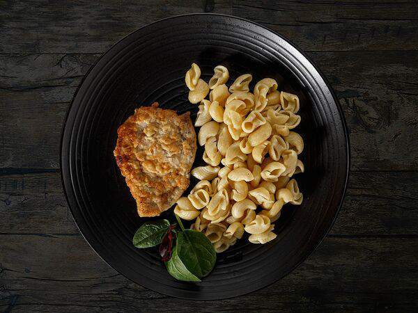 Kinza House - Макароны с отбивной из куриного филе в кляре