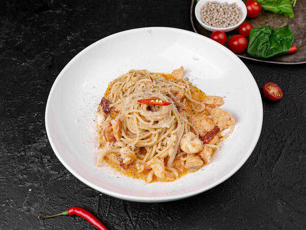 БУБЛИК - Паста с морепродуктами и соусом Биск