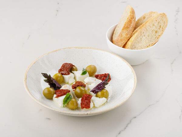 Гаврош - Сыр фета с оливками