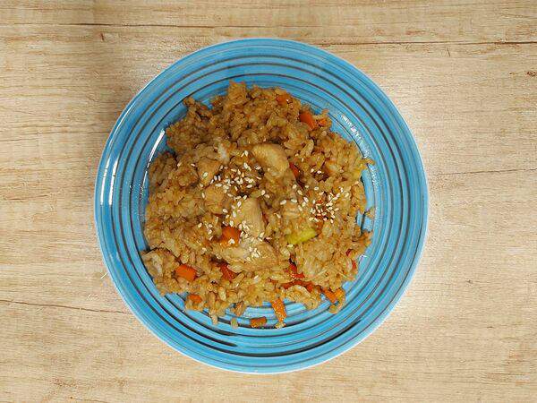 Cуши-соро - Рис отварной с курицей в соусе терияки