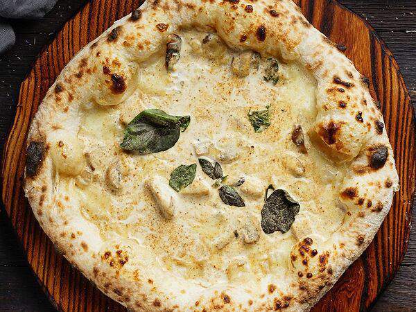 Прованс - Пицца с грибным жюльеном