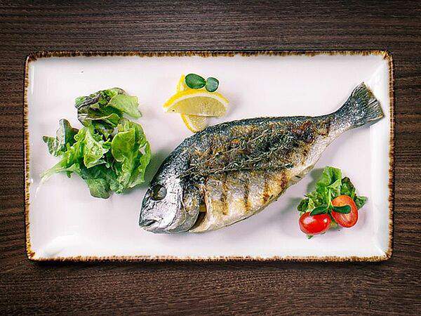 Panorama lounge bar - Дорадо на гриле целиком