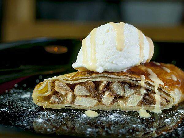 Loft cafe - Фирменный штрудель