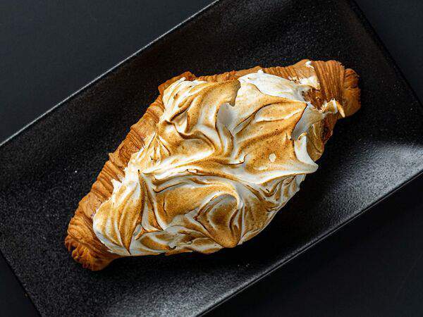 Два веселых гуся - Круассан с меренгой и лимонным кремом