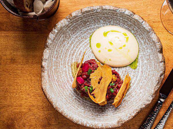 Гости рестопаб - Тартар из вырезки бычка