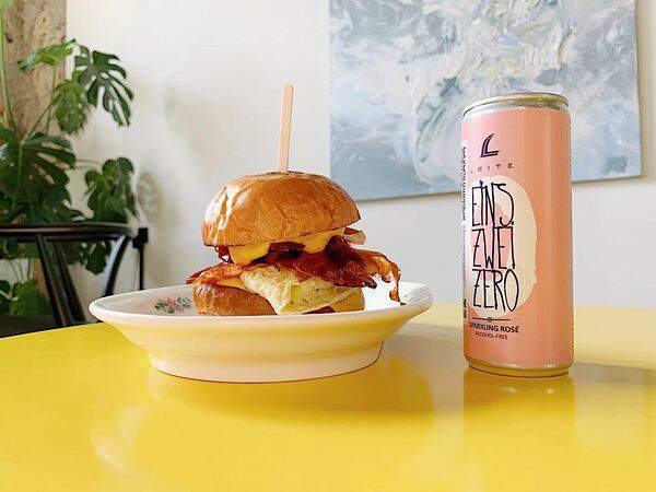 Вершы - Утренняя булочка с безалкогольным игристым