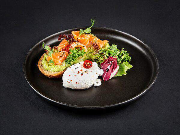 Fit appėtit - Тост из цельнозернового хлеба с муссом из авокадо и рикотты