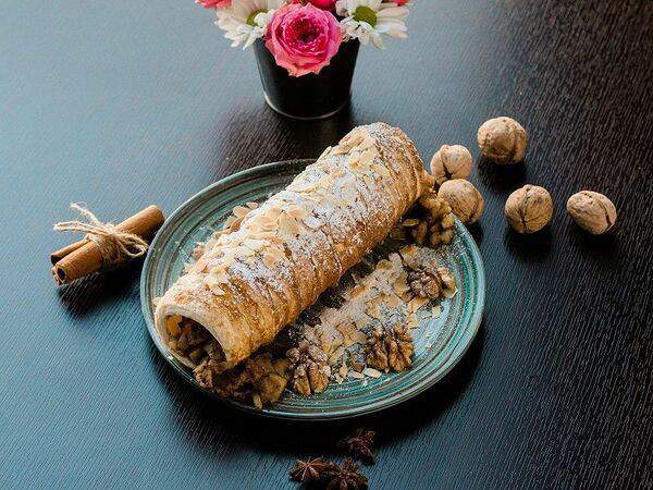 Кофейня 8512 - Трдельник с яблоком, корицей, медом и орехами