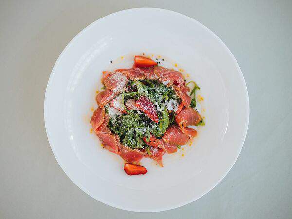 Familia - Салат с маринованным тунцом