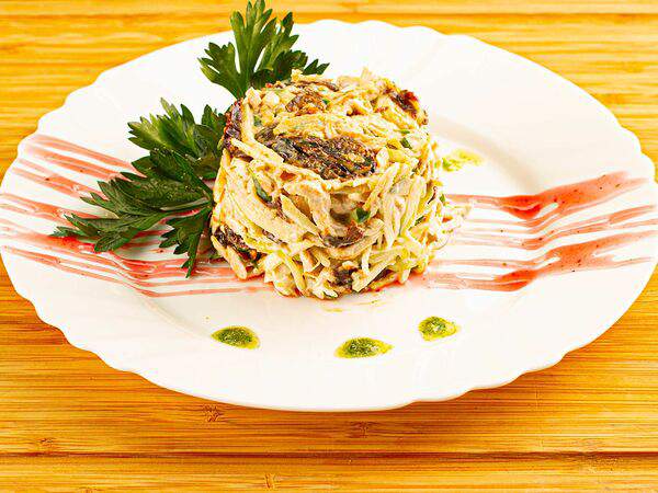 Zelenokart cafe - Салат Цыпленок с черносливом