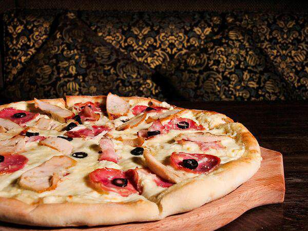 Трибуна - Пицца Мясное ассорти