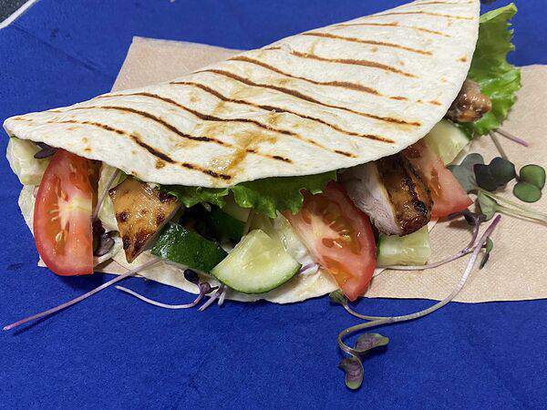 Догоновъ городской трактир - Кесадилья с курицей