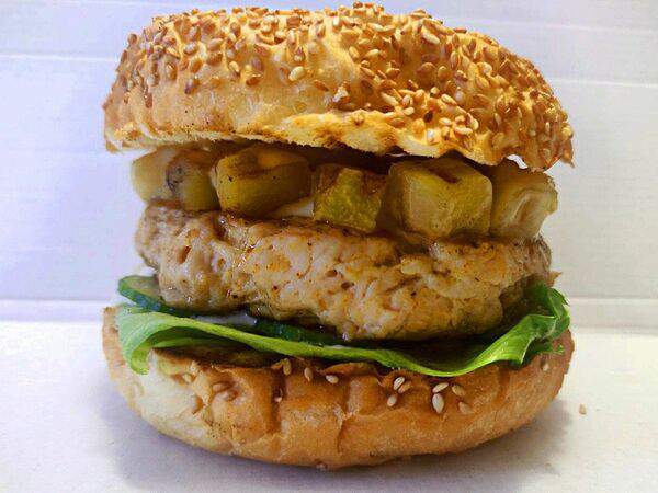 Батя жарит - Бургер Цыпа с ананасом