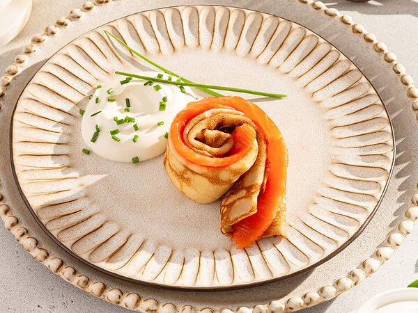 Урюк - Блины с лососем