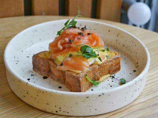 Pankoff Bakery - Бенедикт с семгой