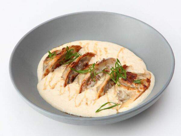 Конфитюр - Гёдза с говядиной, вешенками, шиитаке в луковом соусе