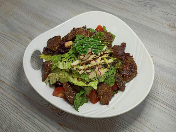 Белый лис - Теплый салат с куриной печенью