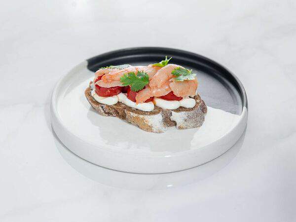 Воронка кофе и вино - Тапас креветки и черри