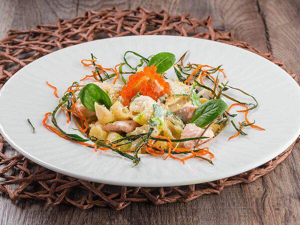 Челси паб - Паста с лососем и шпинатом