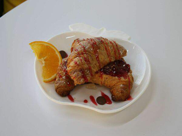 Cactus - Круассан с Cremette и малиновым джемом