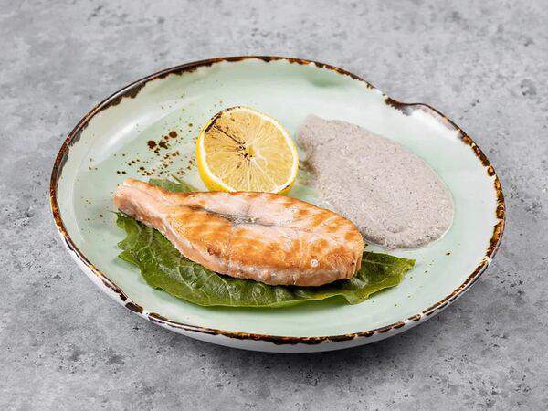 Хан Булак - Сёмга под сливочно-грибным соусом