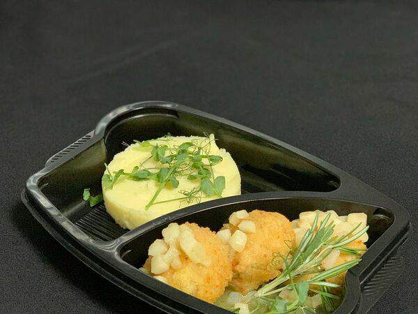 Fish & Grill - Фишболы из форели в грушевом соусе с картофельным пюре