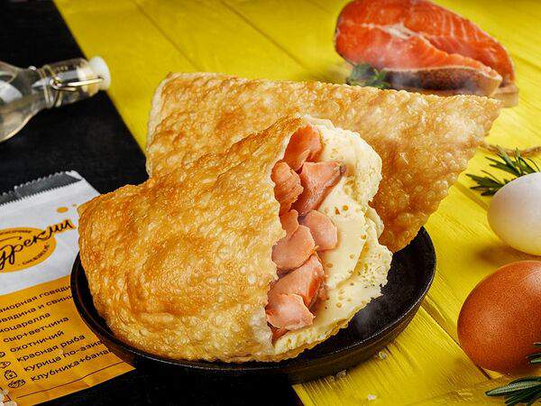 Чебурекми - С красной рыбой и омлетом