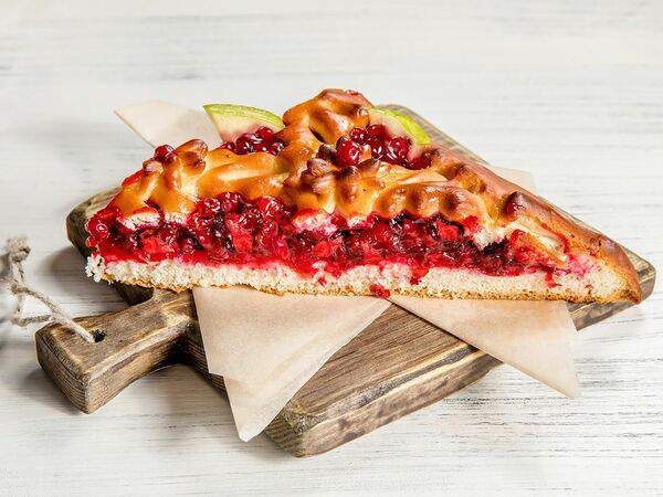 Пироговый Дворик - Пирог с яблоком и брусникой