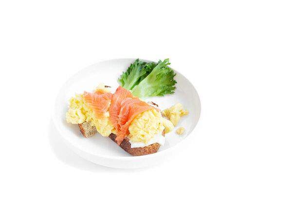 Cake & breakfast - Скрэмбл со сливочным сыром на тартине