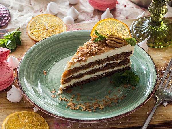 Volna - Морковный торт с пеканом и кремом с маскорпоне