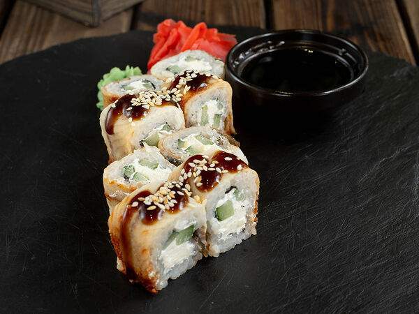 Крафт-кафе Вжарим - Ролл Канада сливочный с угрем