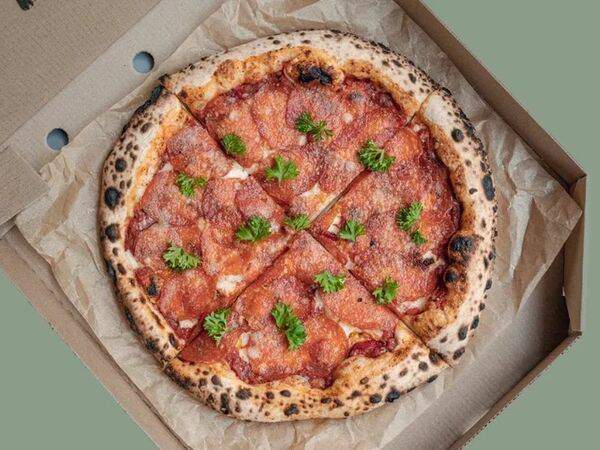 Pulcinella Pizzeria - Пицца Пикантная Моника Пепперони