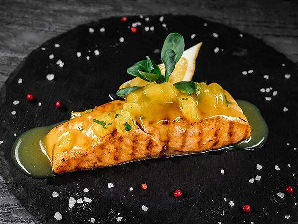 Vegas - Лосось на гриле с апельсиновым соусом