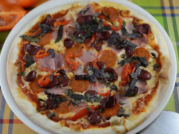 Kontrast gusto - Пицца Мясная на толстом тесте