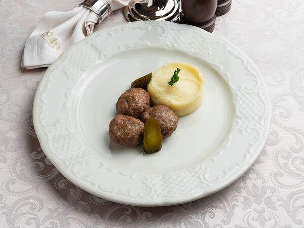 1913 год - Бабушкины котлетки с пюре и огурчиком