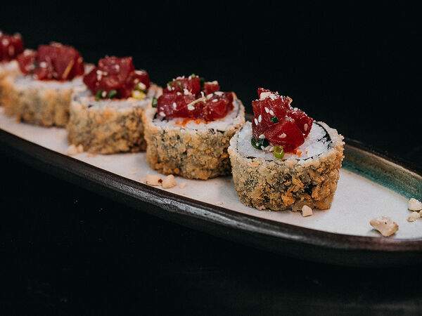 Ryba international - Горячий ролл с тунцом и креветкой