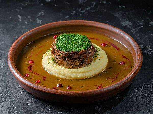 Fish Point - Томленые бычьи хвосты с картофельным пюре