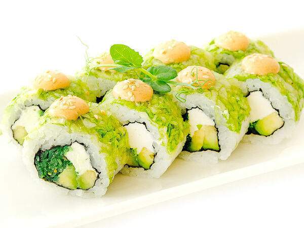 Fusion Sushi - Ролл с чуккой и кунжутом
