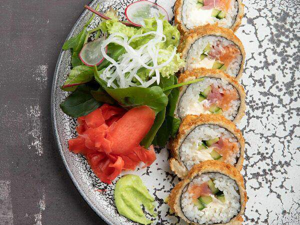 See Yu - Теплый ролл с тунцом и лососем