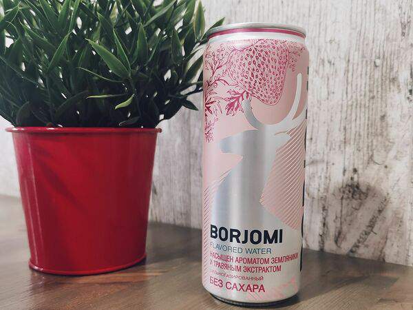 Магия вкуса - Borjomi без сахара с ароматом земляники
