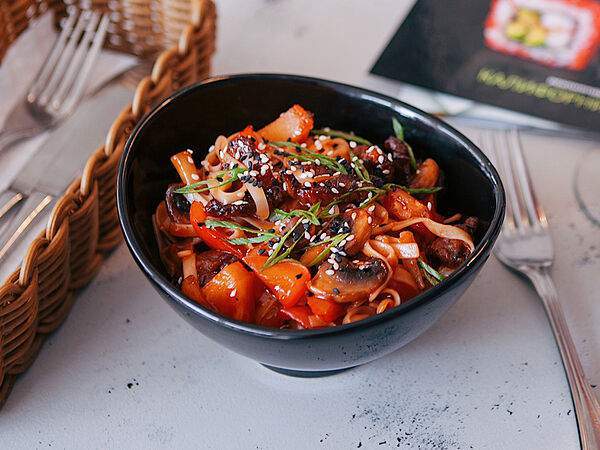 Фудзи - Кисло-сладкая телятина с грибами