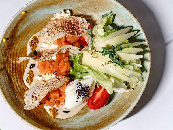 Ghetto - Салат Цезарь с тартаром из семги