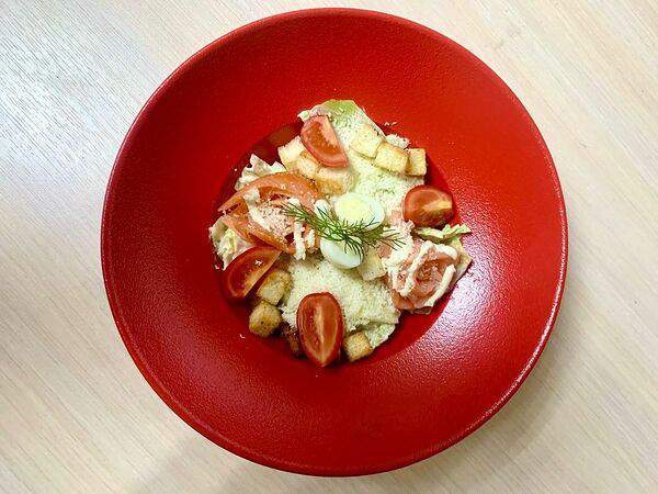 Bikers pizza - Салат Цезарь с копченым лососем