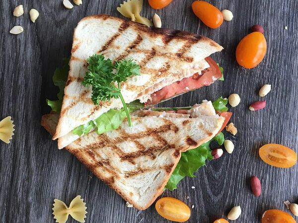 Mango - Сэндвич с курицей