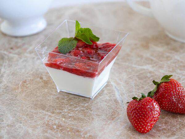 Кондитерская Прованс - Десерт Панна-Котта с клубникой