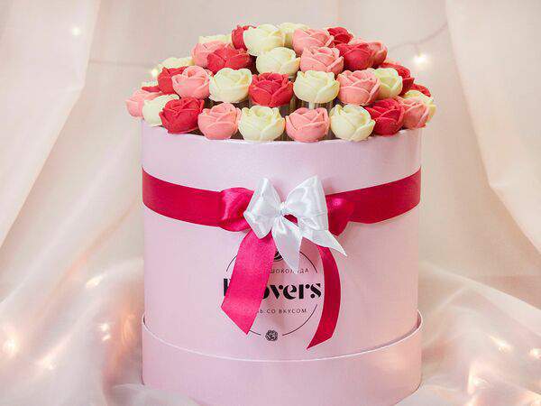 F.Lovers - Ассорти Любовь из 51 розы в шляпной коробке