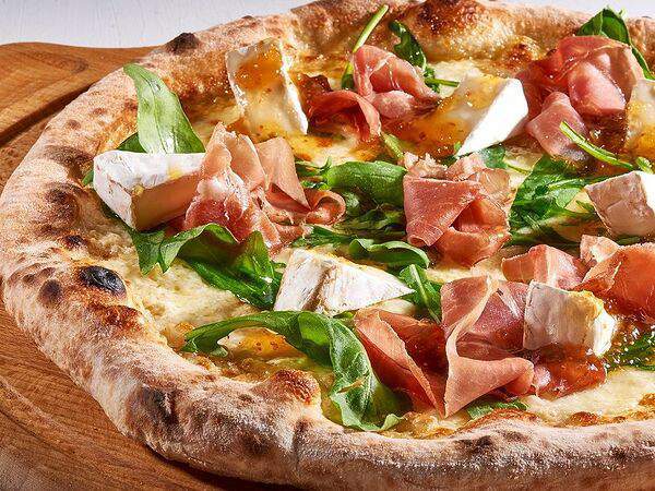 Pizzarella36 - Пицца С камамбером, пармской ветчиной и джемом из инжира