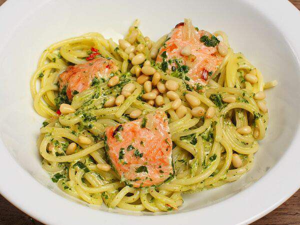 Pronto Pizza e Pasta - Спагетти с форелью и шпинатом