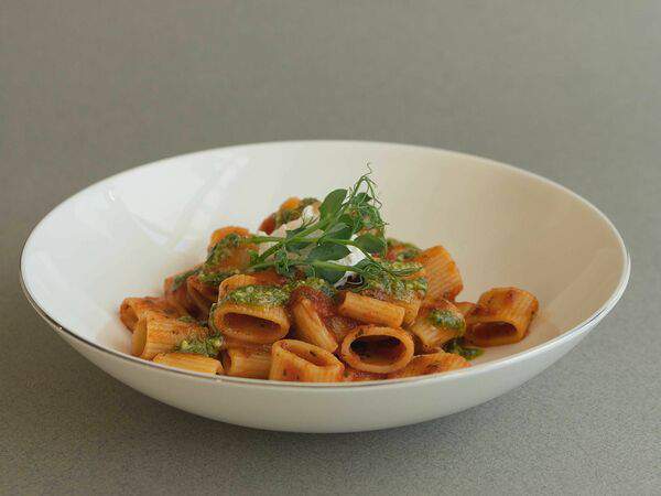 Крапива - Ригатони из кукурузной и рисовой муки с томатным соусом